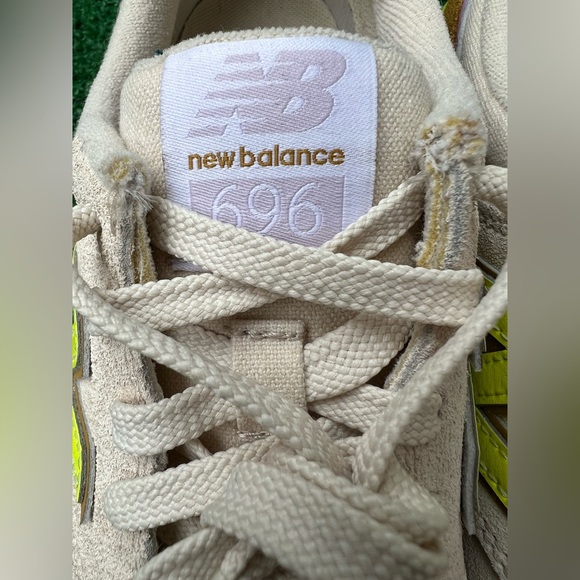 JCrew New Balance 696 Running Sneakers women size 8.5 Pre-owned - Picture 15 of 16